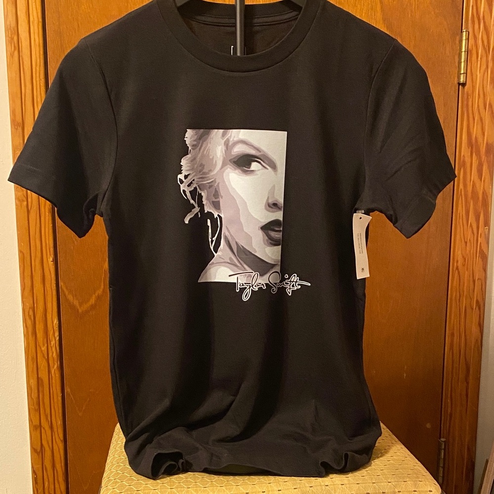 NEW!! TAYLOR SWIFT tee